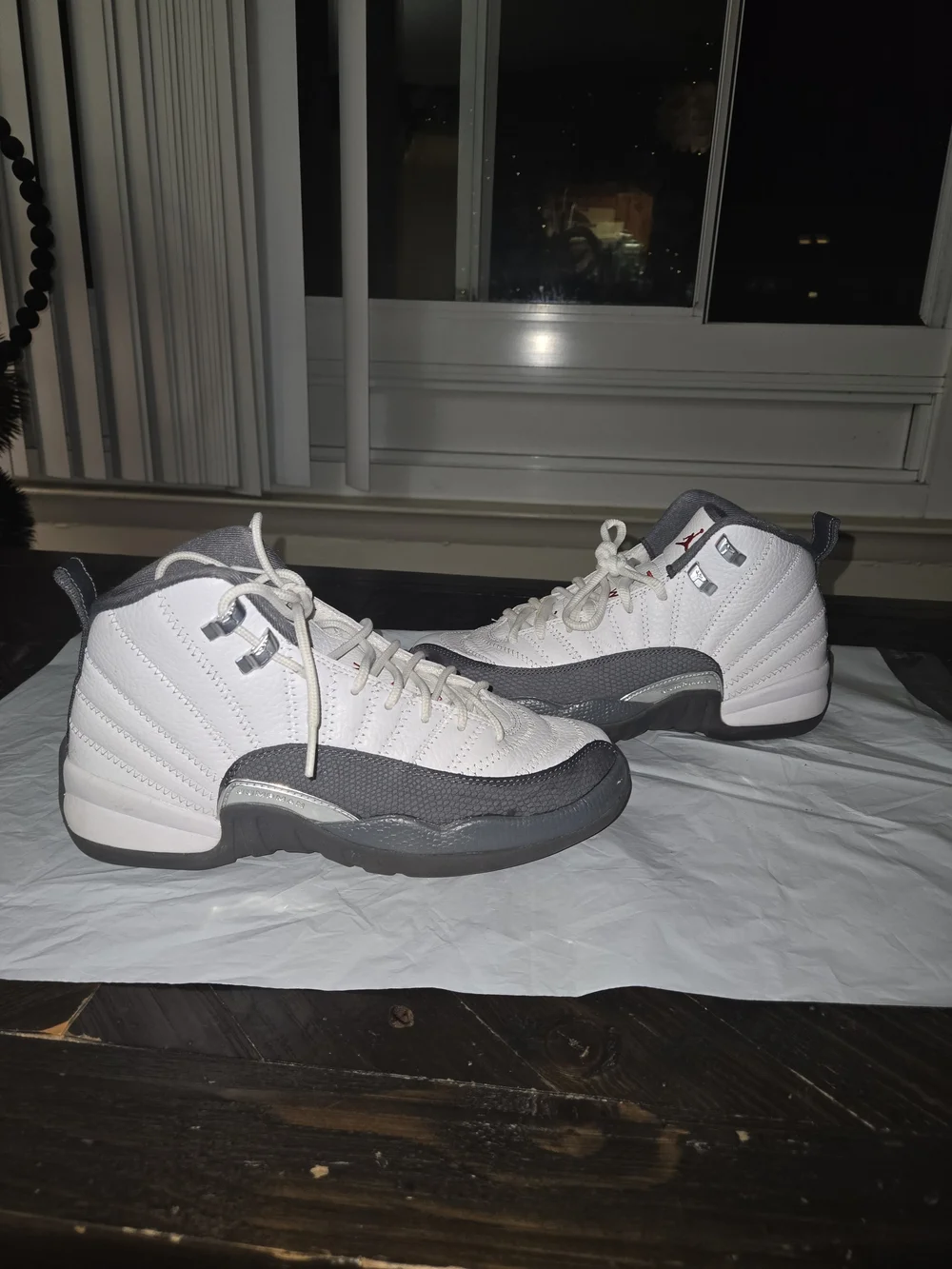 Nike Men's White and Gray Retro Basketball Sneakers